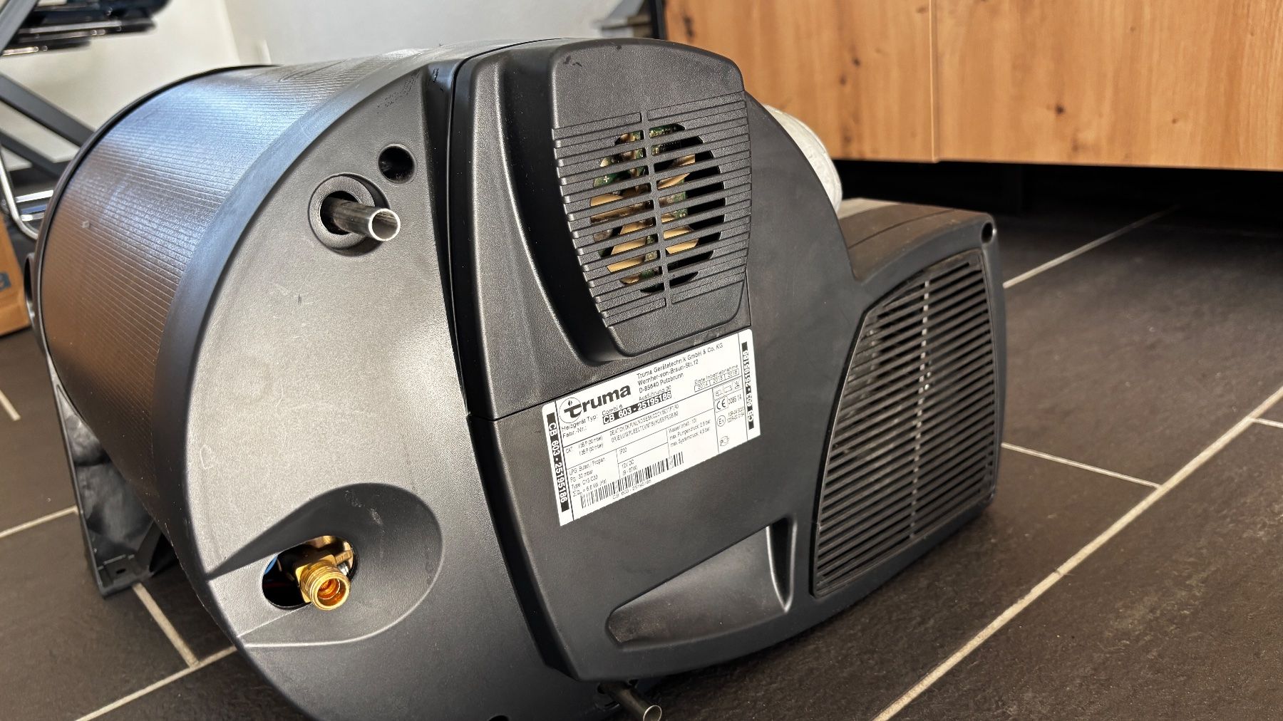 Truma Radiateurs: Truma Combi 6 gebraucht – D'occasion à Benken SG par Coucar79 5