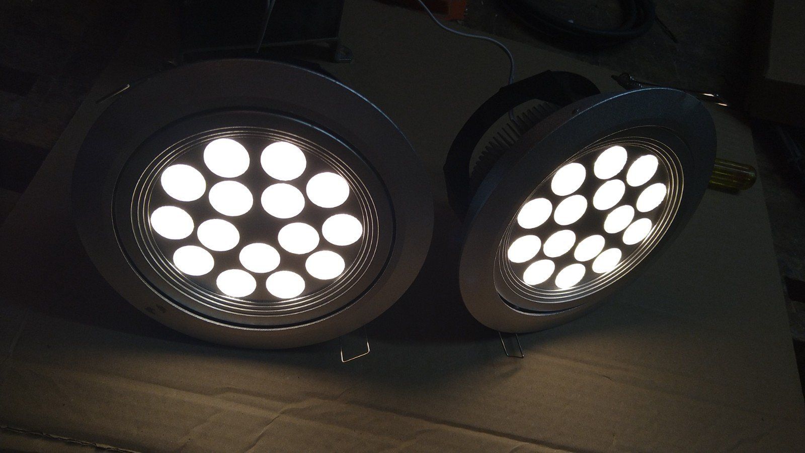 Lampes: LED Strahler – D'occasion à Gelterkinden par martinom 1