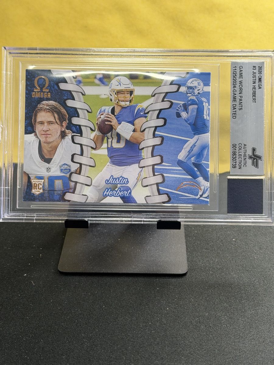 Carte collezionabili: JF 2020 Omega - Justin Herbert - Game Worn Pants – Usato da Brittnau venduto da TCGBratans