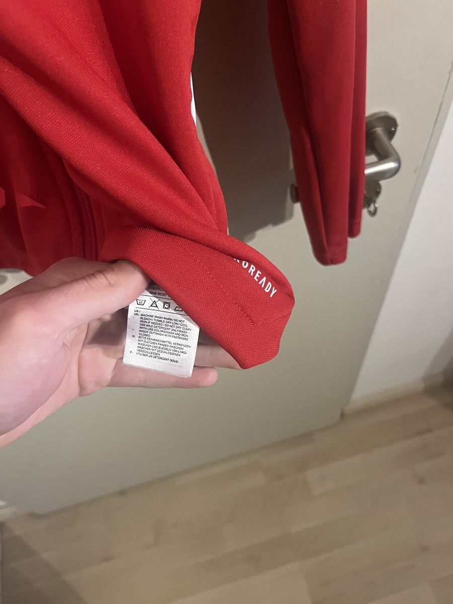 Giacche: Ajax trainingsjacke 2022 – Nuovo (secondo la descrizione) da Basel venduto da gab_6zzp 2