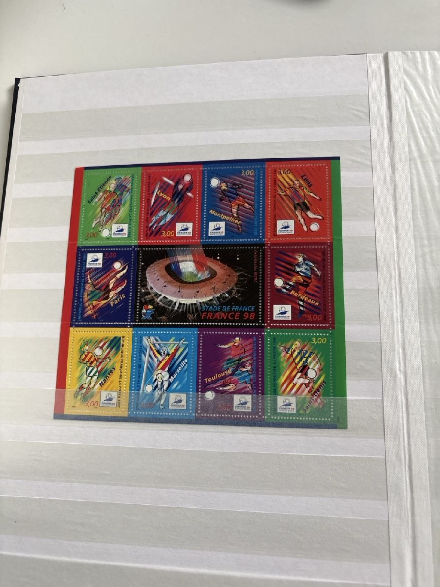 Tutti i francobolli: Philatelie Album Die Post La Poste La Posta blau – Usato da Sissach venduto da Loredana89 6