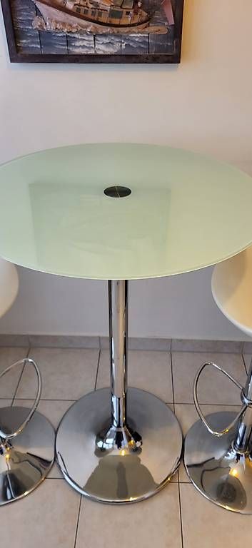 Tavoli: Table haute + 3 tabourets  design moderne – Usato da Genève venduto da Seaweed 1