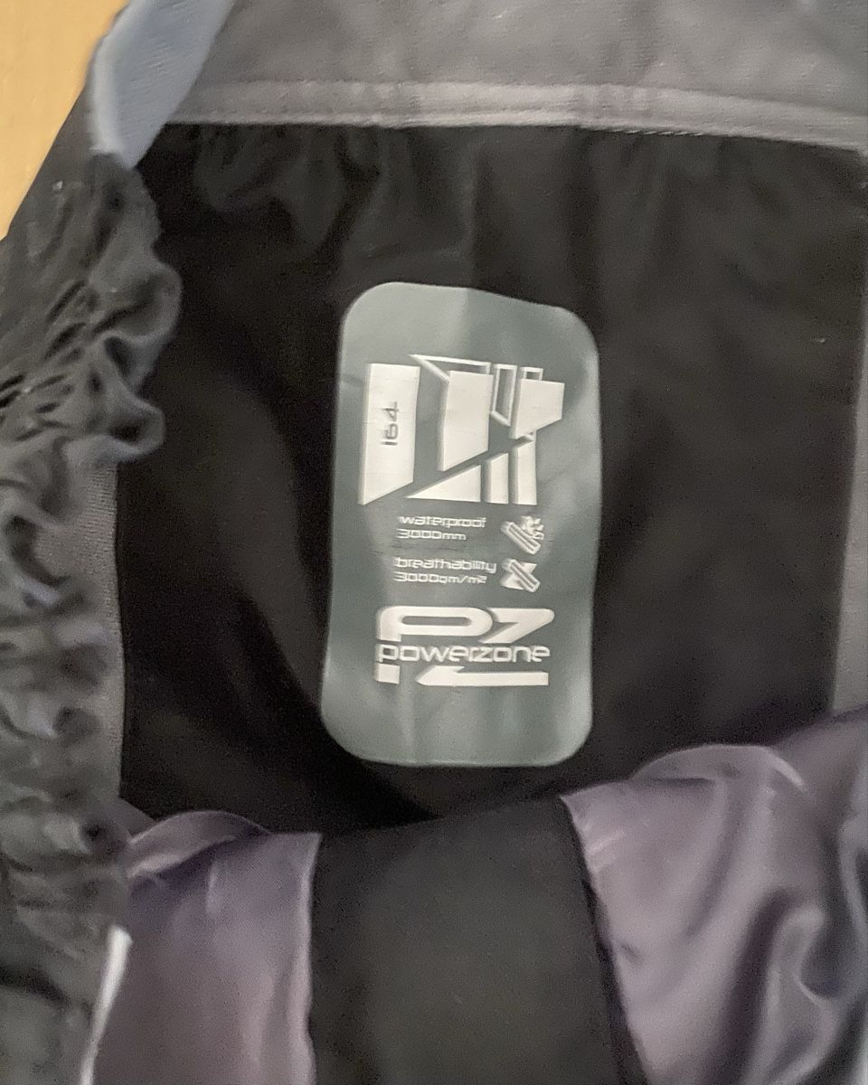 Pantalons: Powerzone Skihose – D'occasion à Luzern par champagnelaury 2