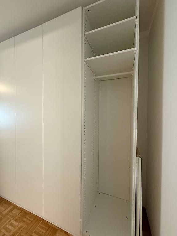 Armadi: IKEA PAX Schrank weiss – Usato da Zürich venduto da Lallilu 1