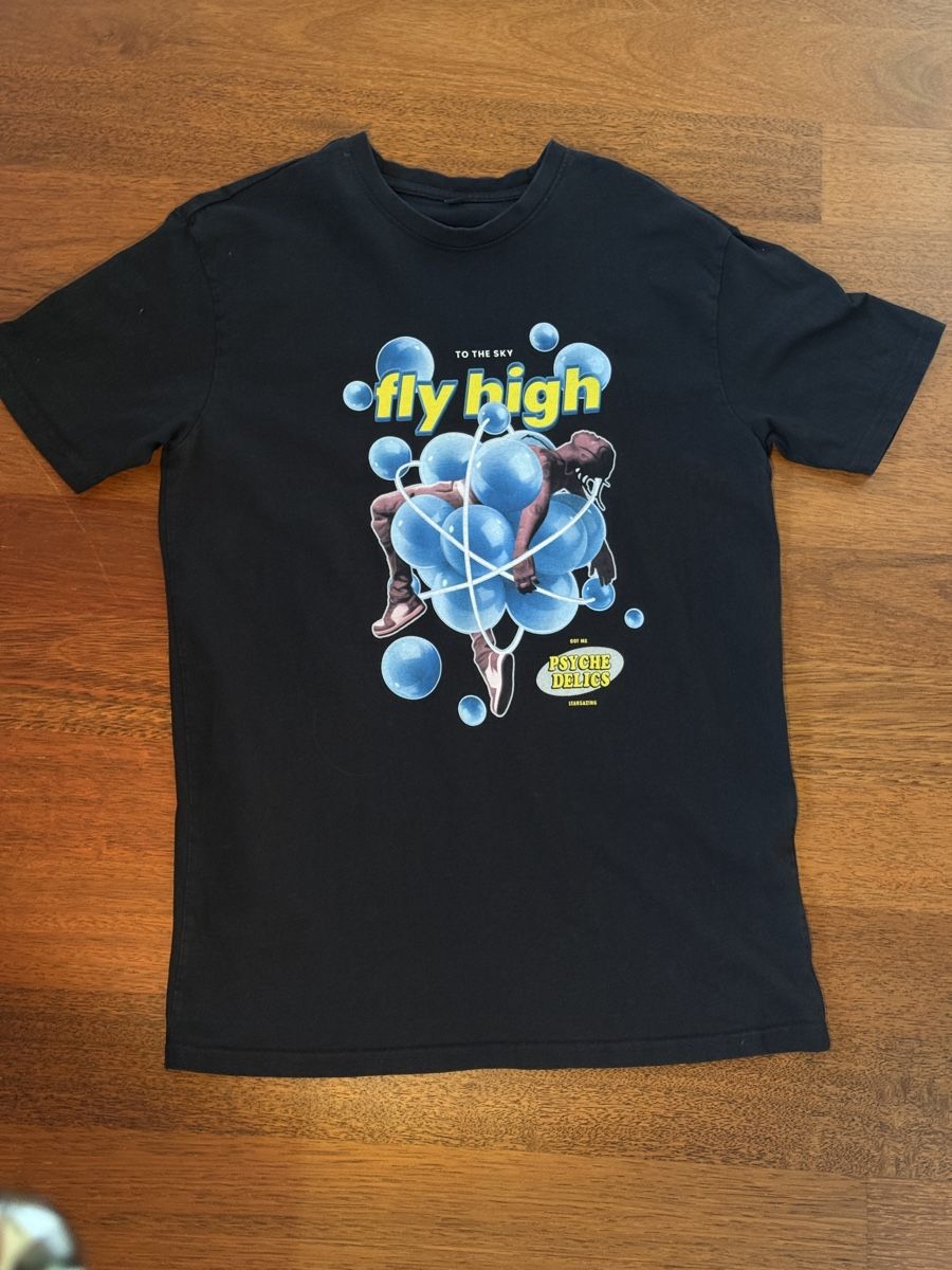 T-shirt: Travis Scott T-Shirt – Usato da Herisau venduto da ramonscloset