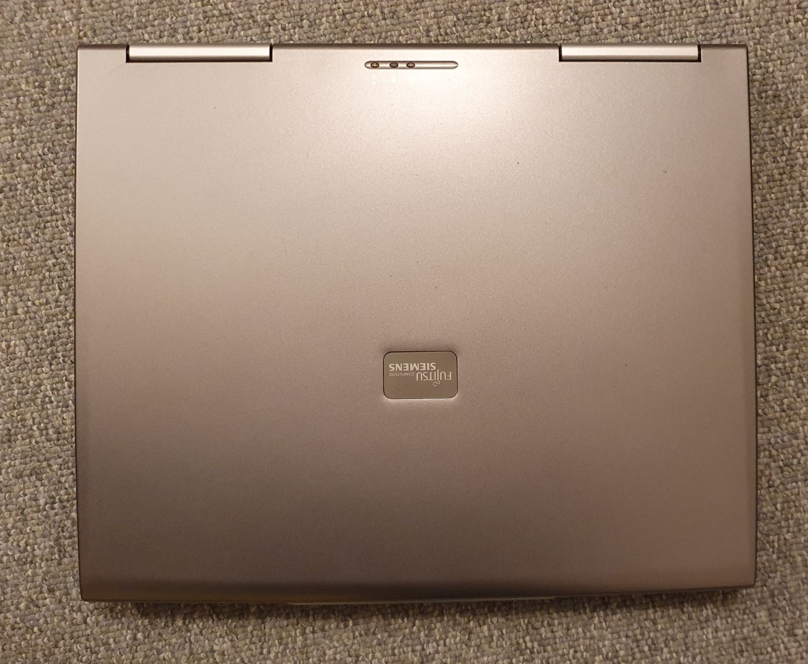 Fujitsu Notebook: Fujitsu Amilo M7400, Bodi Linux – Usato da Winterthur venduto da E-Frosch 1