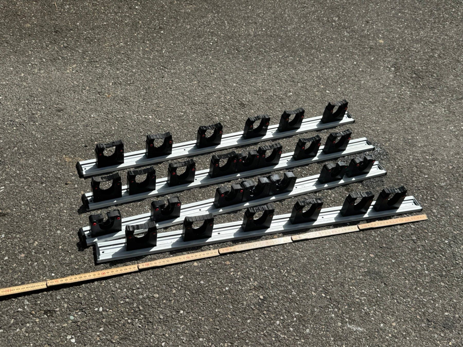 Supporti a parete: Toolflex Gerätehalterschiene  + Gerätehalterung riesige Lot – Usato da Uhwiesen venduto da mic_kd6g