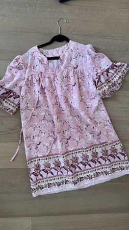 Sommerliches Kleid, Grösse M Rosa Blumenmuster