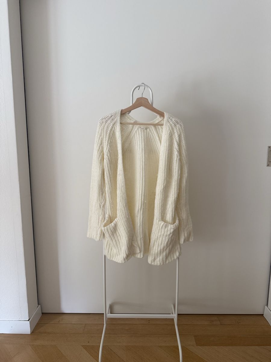 H&M Pullover & Sweatshirts: Damen Strickjacke Gr. XS – Gebraucht aus Bern von p_studer_e