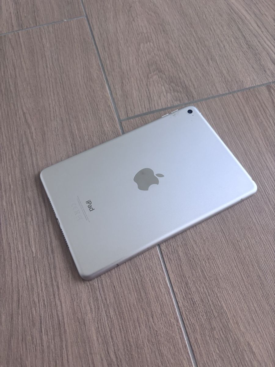 Apple Tablet PC: iPad mini 4 – Gebraucht aus Au SG von Sjardim 3