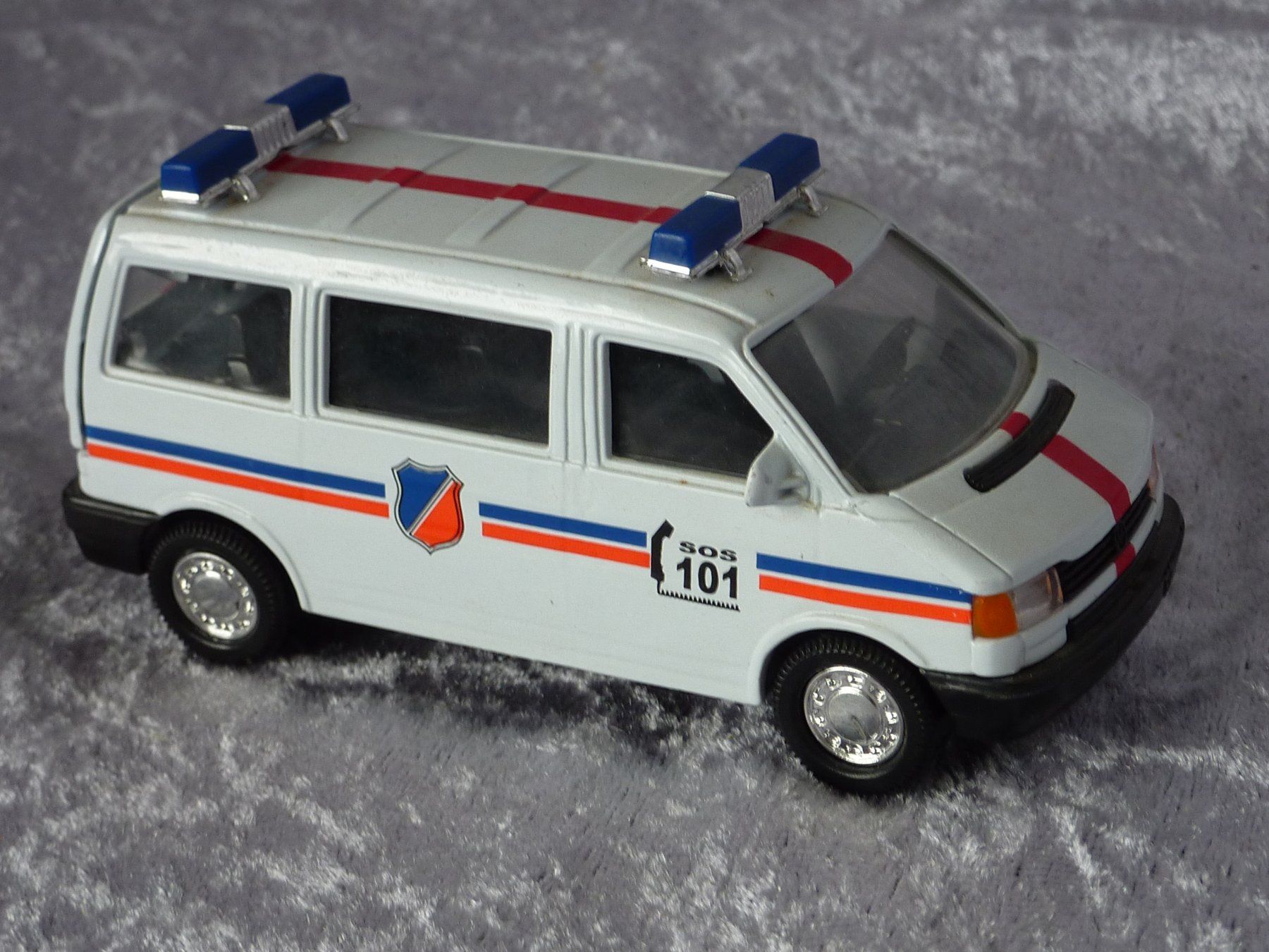 Volkswagen Modellini d'auto: VW Bus T4 SOS 101  1:43 – Usato da Dürrenäsch venduto da modellautos4you 2