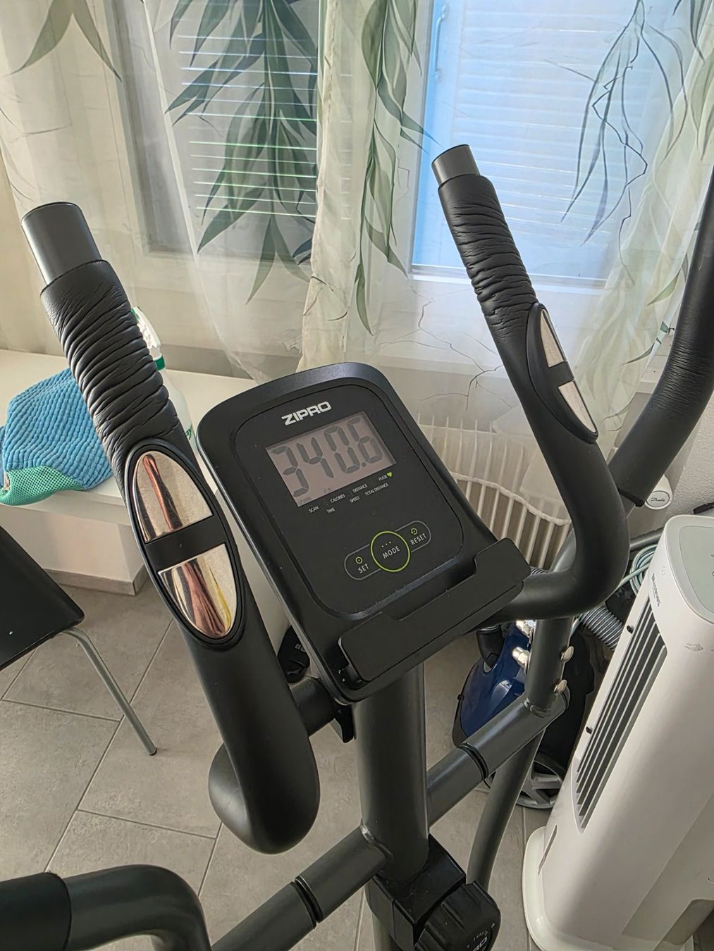 Hometrainer: Crosstrainer Stepper Zipro – Usato da Langenthal venduto da MaggieAG 1