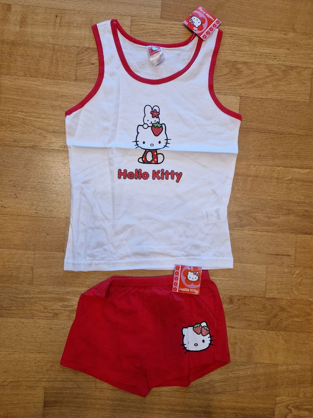 Pigiama & Simili: Ensemble débardeur et short Hello Kitty - Taille 152 - Neuf – Nuovo e nell'imballaggio originale da Penthaz venduto da Sosotroc