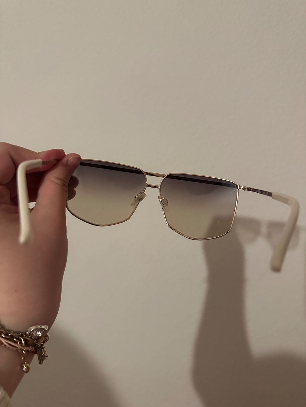Guess Occhiali & Lenti: GUESS Sonnenbrille, neu, goldfarben – Nuovo (secondo la descrizione) da Zürich venduto da akibelli 3