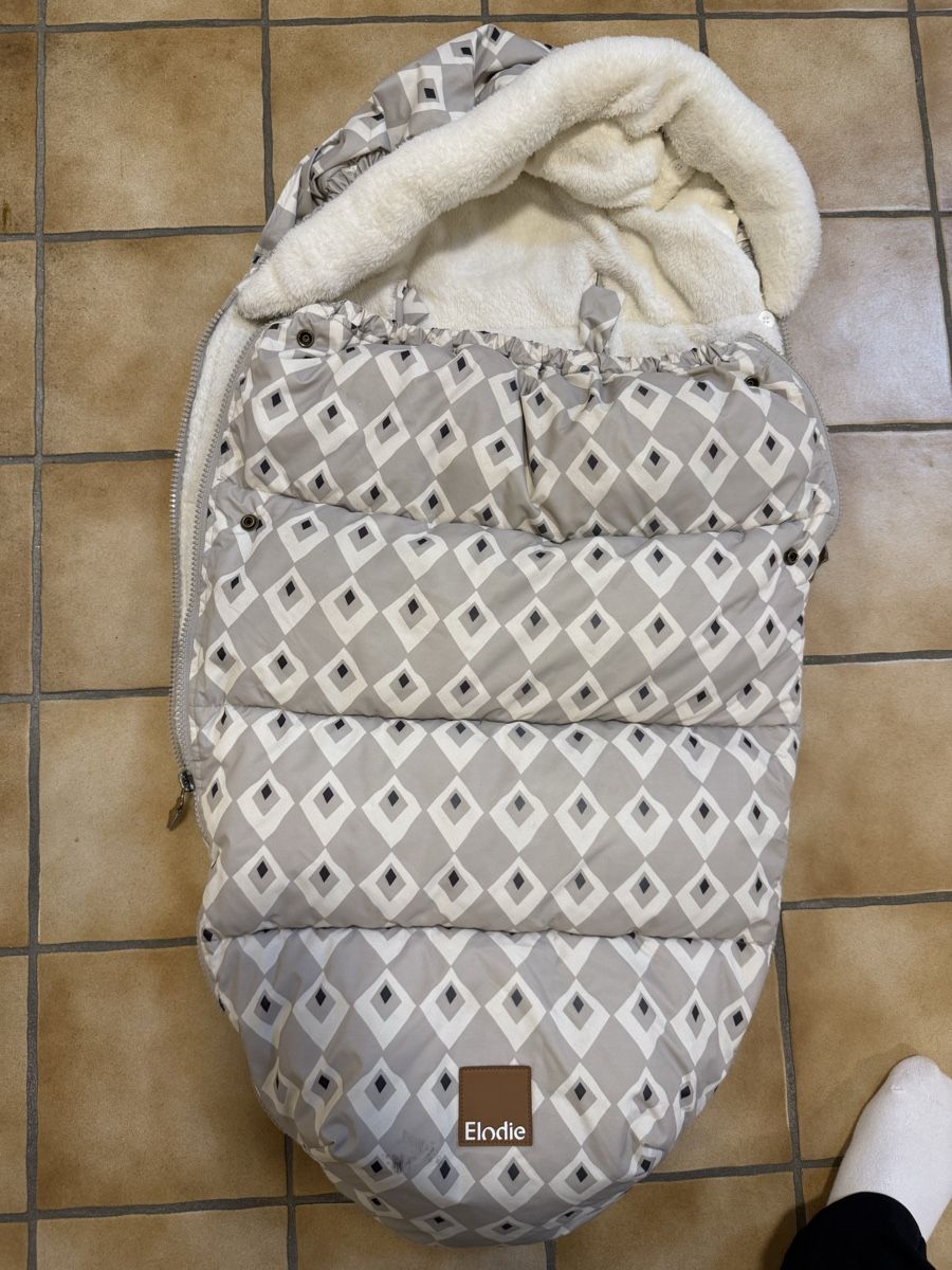 Elodie Sacchi a pelo: Elodie Fusssack Kinderwagen – Usato da Berikon venduto da chuchu