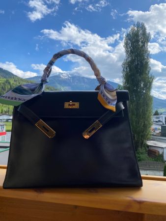 Wunderschöne Hermès Kelly 32 mit goldener Hardware
