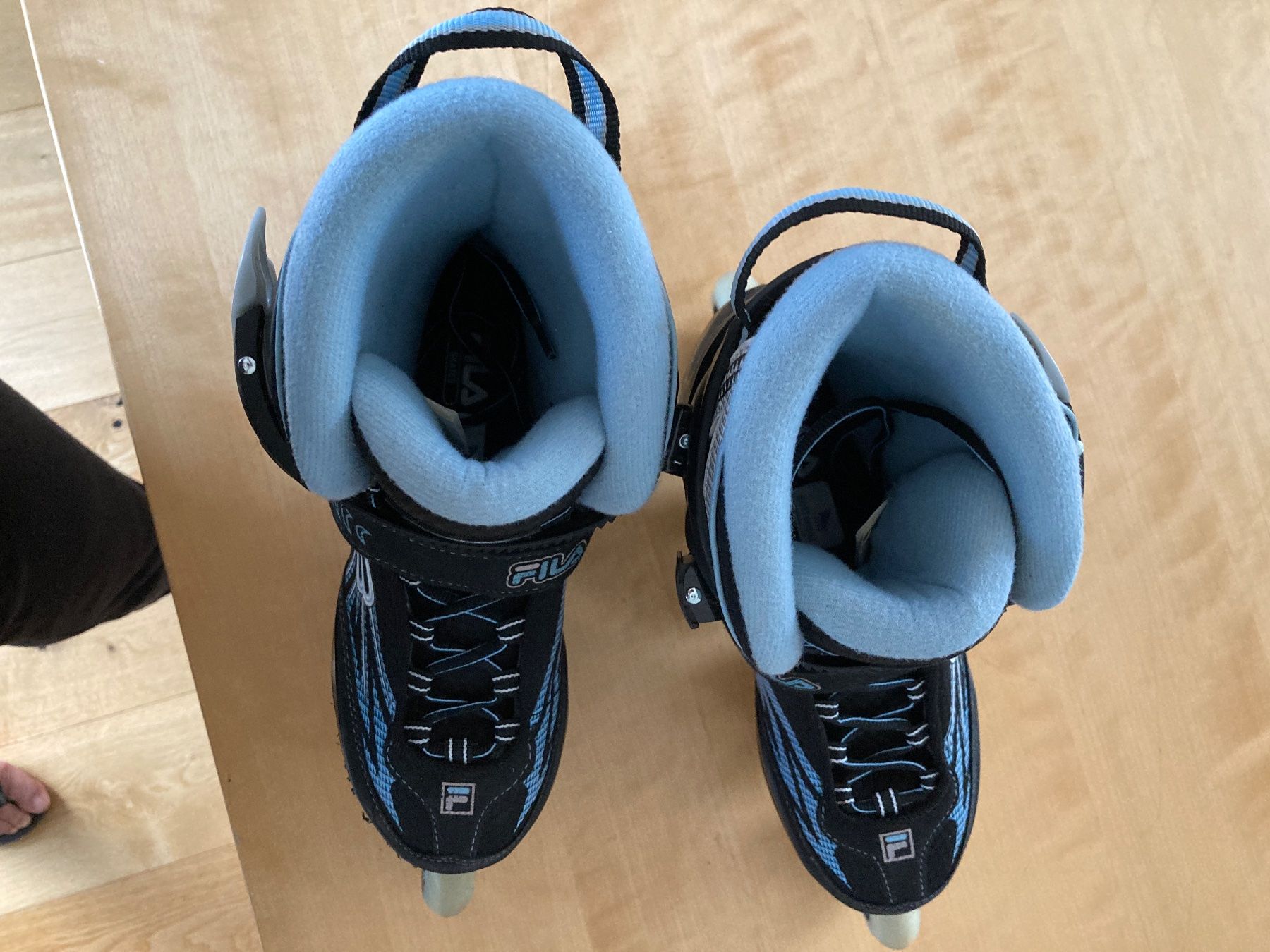 Fila Pattini in linea & Pattini a rotelle: Inline Rollers der Marke FILA - blau schwarz – Usato da Boudry venduto da Igiam 4