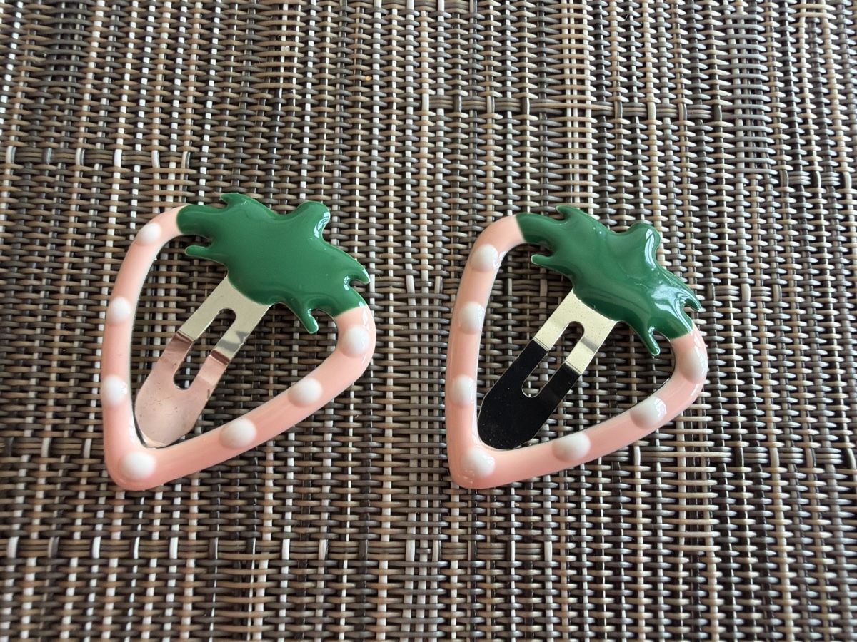 Accessori per capelli: Haarspangen Erdbeere/ Strawberry Hair clips NEU – Nuovo (secondo la descrizione) da Kilchberg ZH venduto da Gejuba