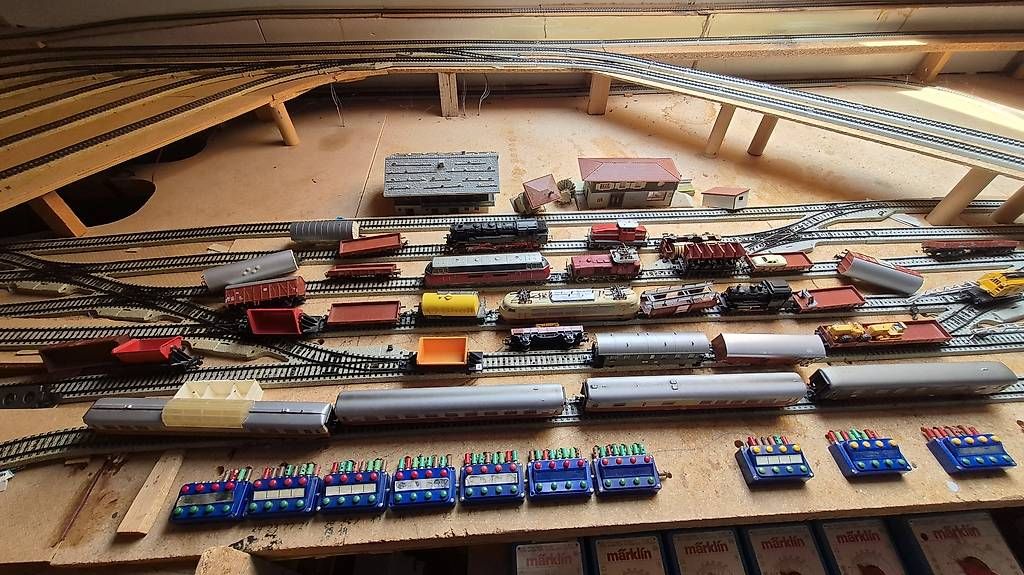 Märklin Modellini di ferrovie: Modeleisenbahn märklin HO – Usato da Fisibach venduto da Lorobin 4