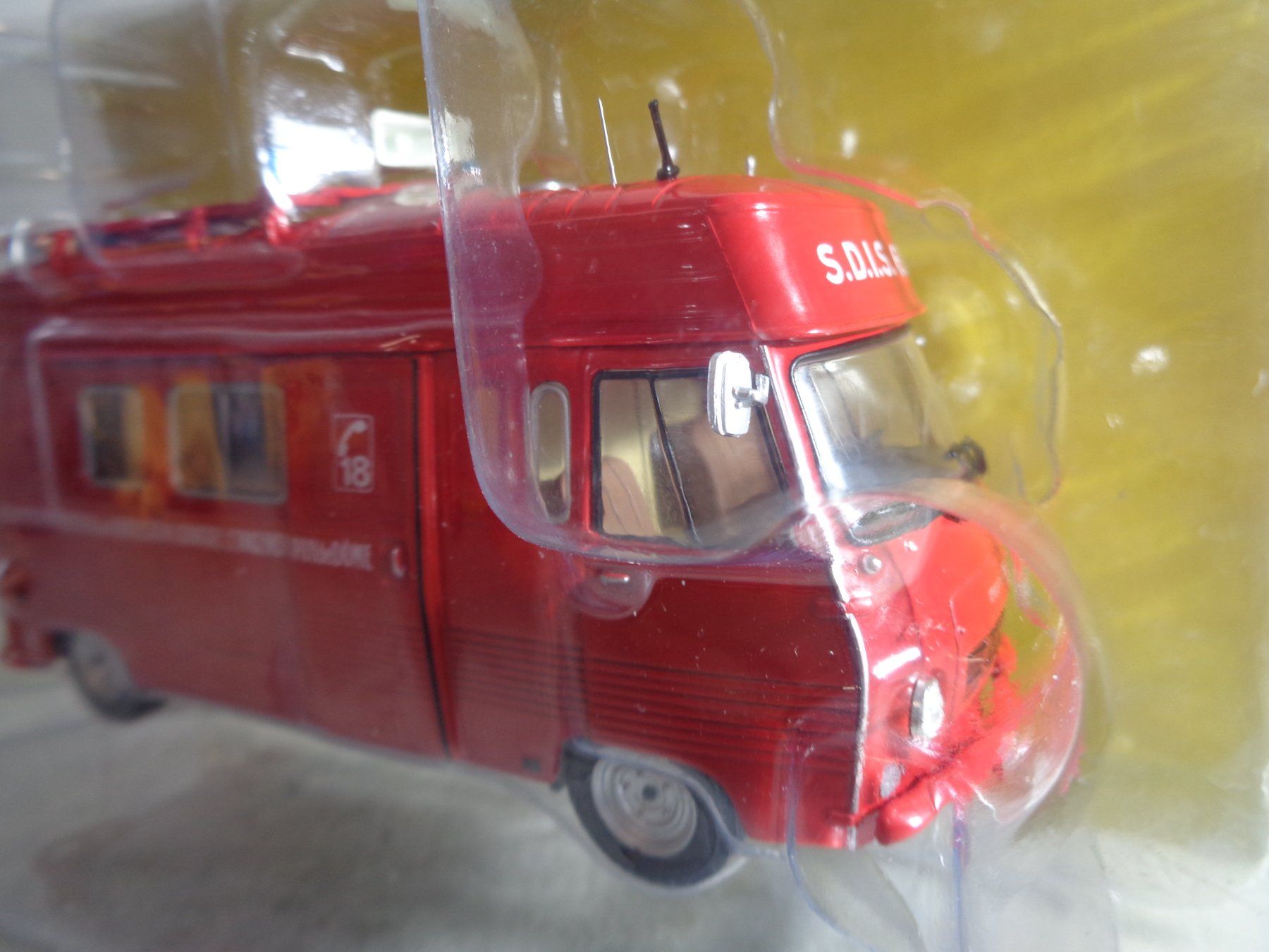 Peugeot Modellini d'auto: Hachette 1:43 Pompier Peugeot J7 – Nuovo e nell'imballaggio originale da Reconvilier venduto da rallycar 2