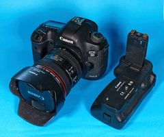 Canon EOS 5D mark III + grip BG-E11 + EF 24-105 F4L IS USM