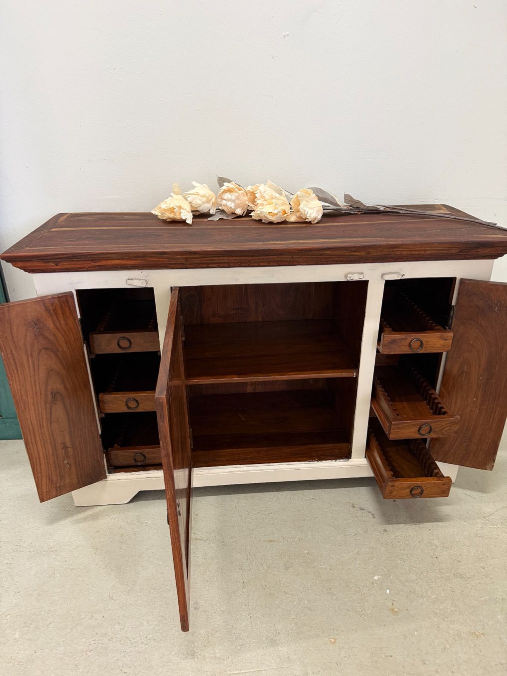 Kommoden: Sideboard Buffet sheesam restauriert vintage börnie's – Gebraucht aus Dottikon von beni1204 5