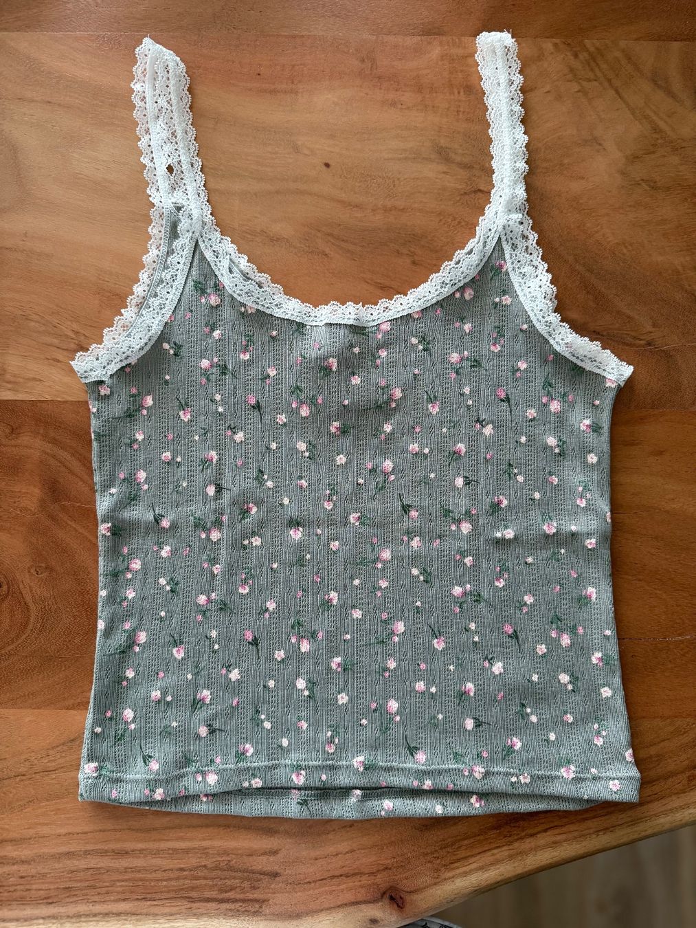 H&M Top: H&M Spitzen Top Gr.M mit Blumenmuster – Nuovo (secondo la descrizione) da Giswil venduto da Ody2 1