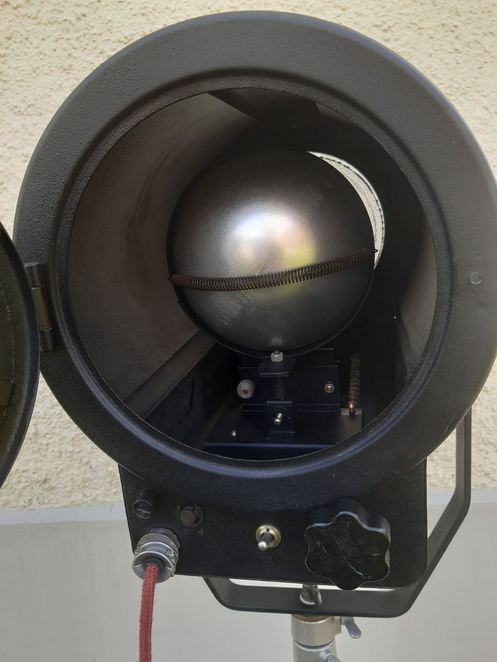 Lampade: Restaurierter Theater Scheinwerfer inkl. Stativ – Usato da Winterthur venduto da lampenretter 4