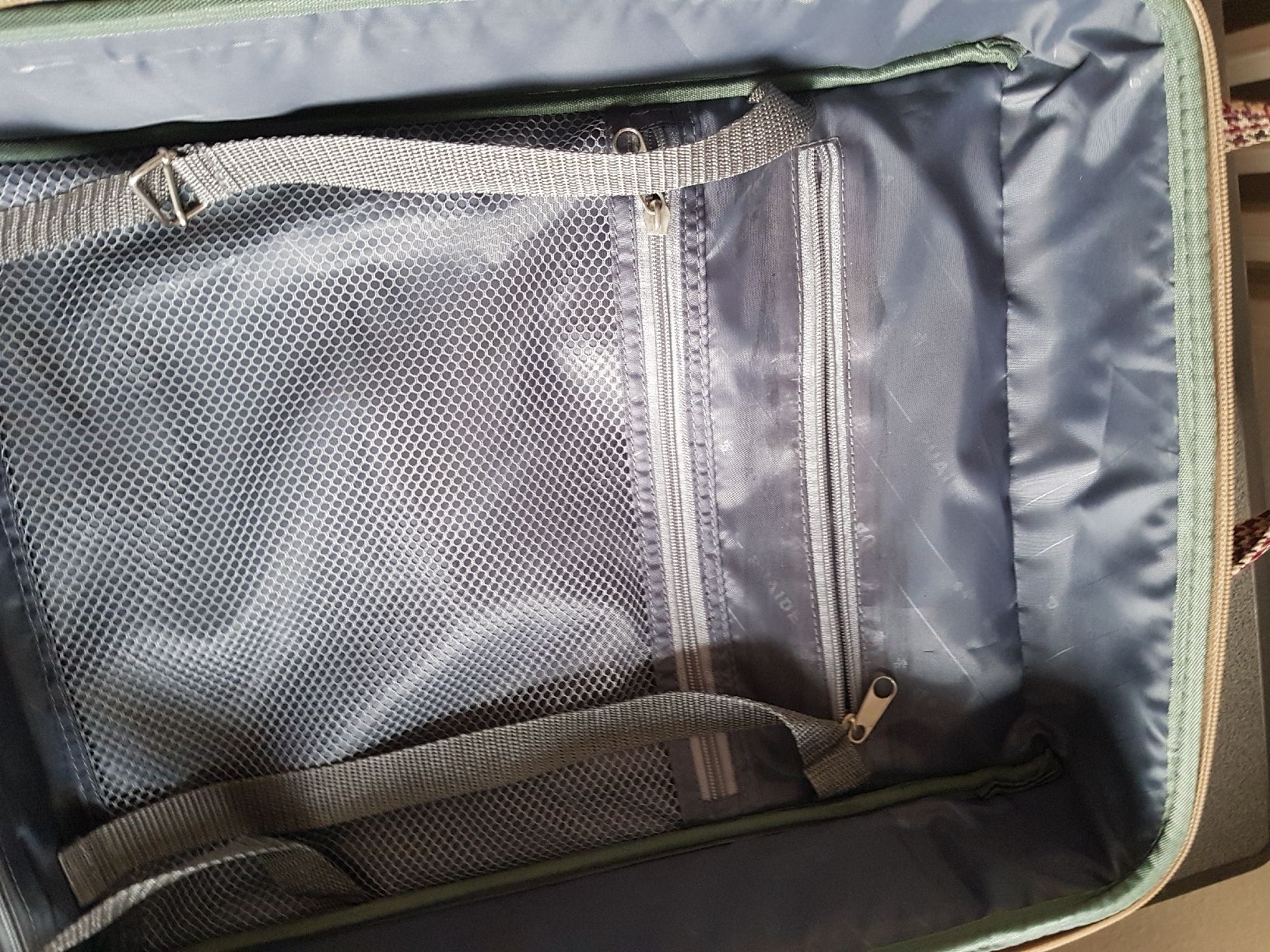 Valigie: Vintage Handgepäck – Usato da Olten venduto da Boston81 8