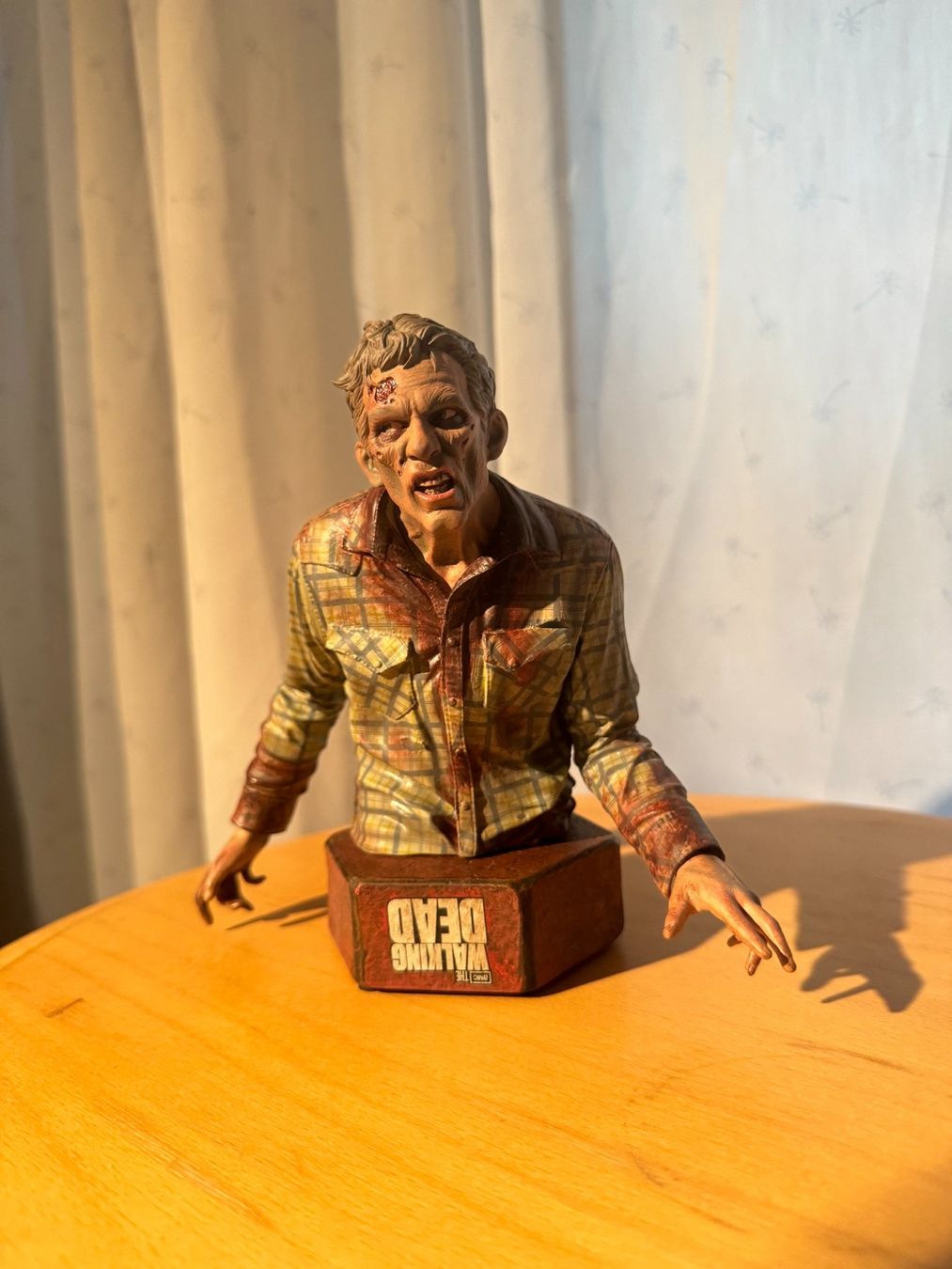 Statuette: Walking Dead Statue Sophie Walker Statue – Usato da Rapperswil SG venduto da Boadioz 5