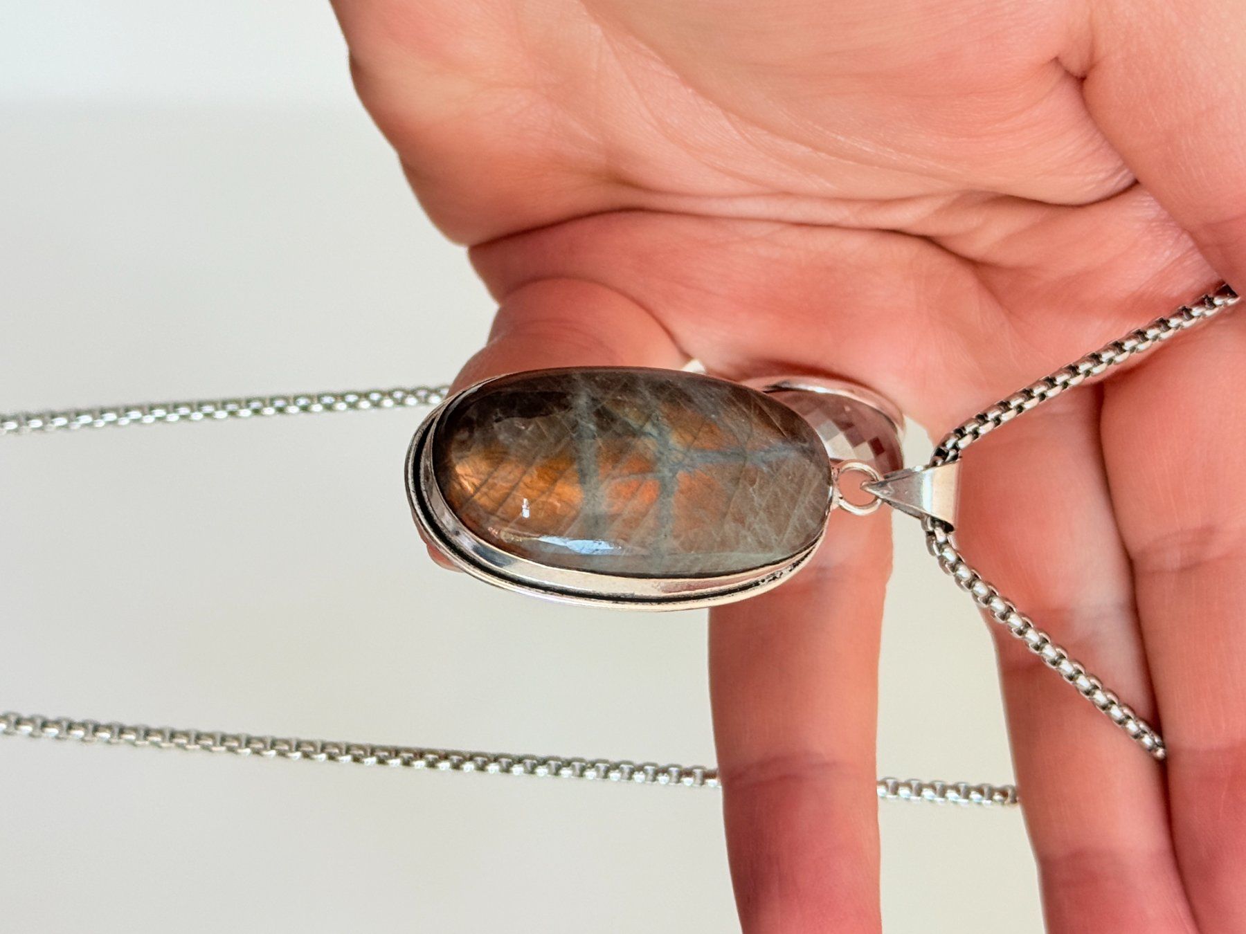 Catenine: Collier labradorite - Élégance discrète ✨ – Nuovo e nell'imballaggio originale da Genève venduto da AWWA 9