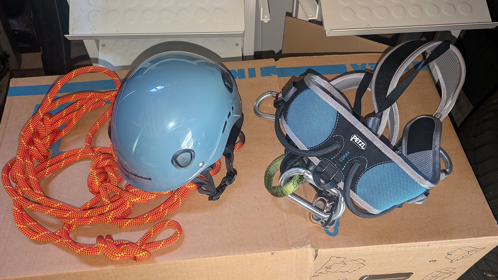 Petzl Attrezzatura da arrampicata: Klettergurt Helm Eispickel – Usato da Ormalingen venduto da horch_mal 1