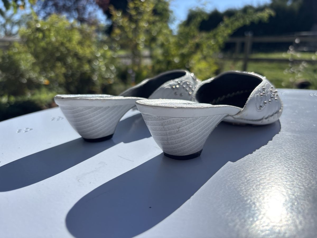 Scarpe da donna: Mules Bee Fly blanches avec clous pointure 38  – Usato da Bionnens venduto da raq_yx29 4