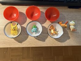 Pokémon - Lot de 3 Pokéball et 5 figurines Pikachu Salamèche