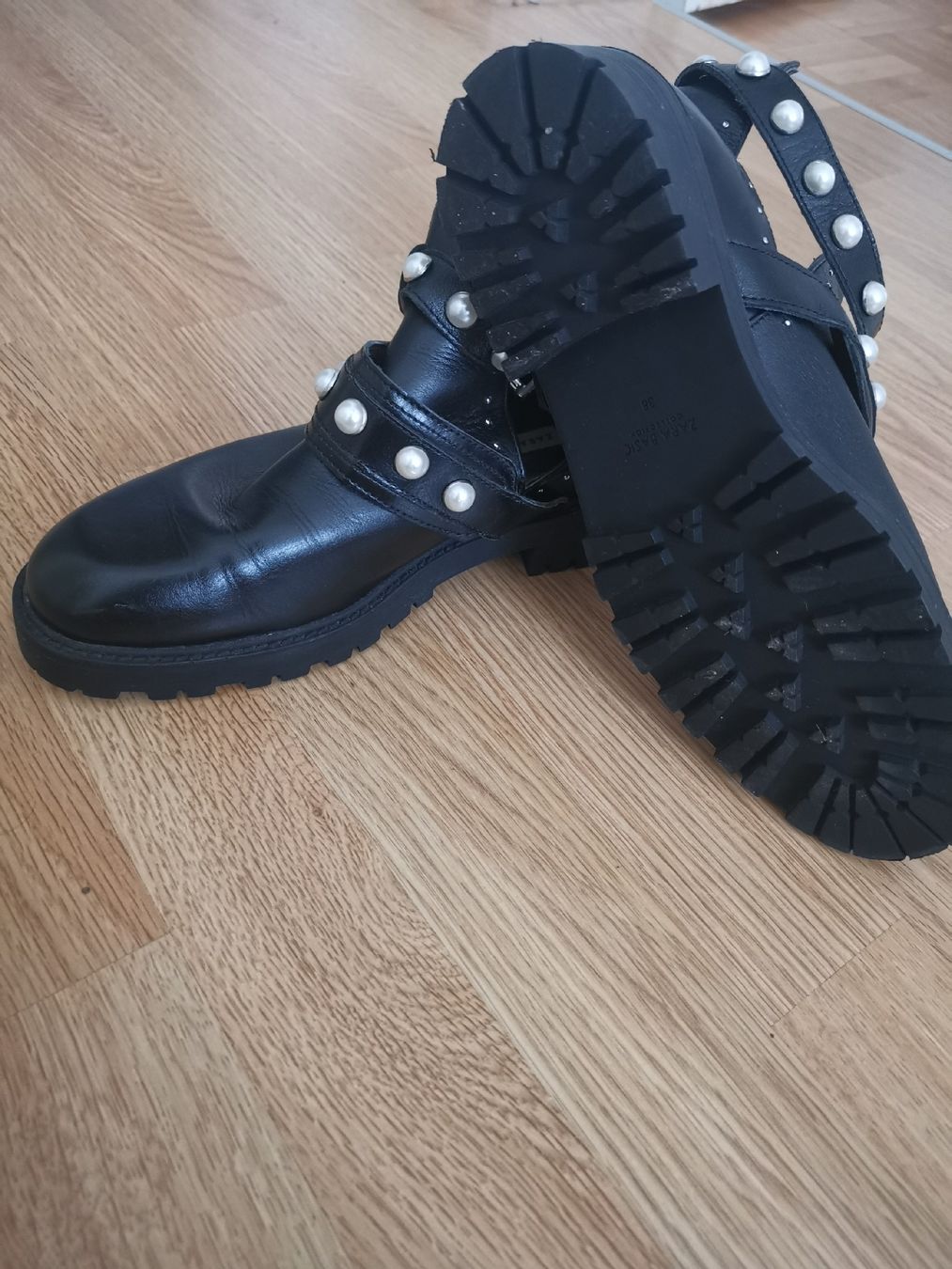 Zara Scarpe da donna: Bottines Zara cloutées perles noires – Nuovo (secondo la descrizione) da Biel/Bienne venduto da Edi5Roli3 7