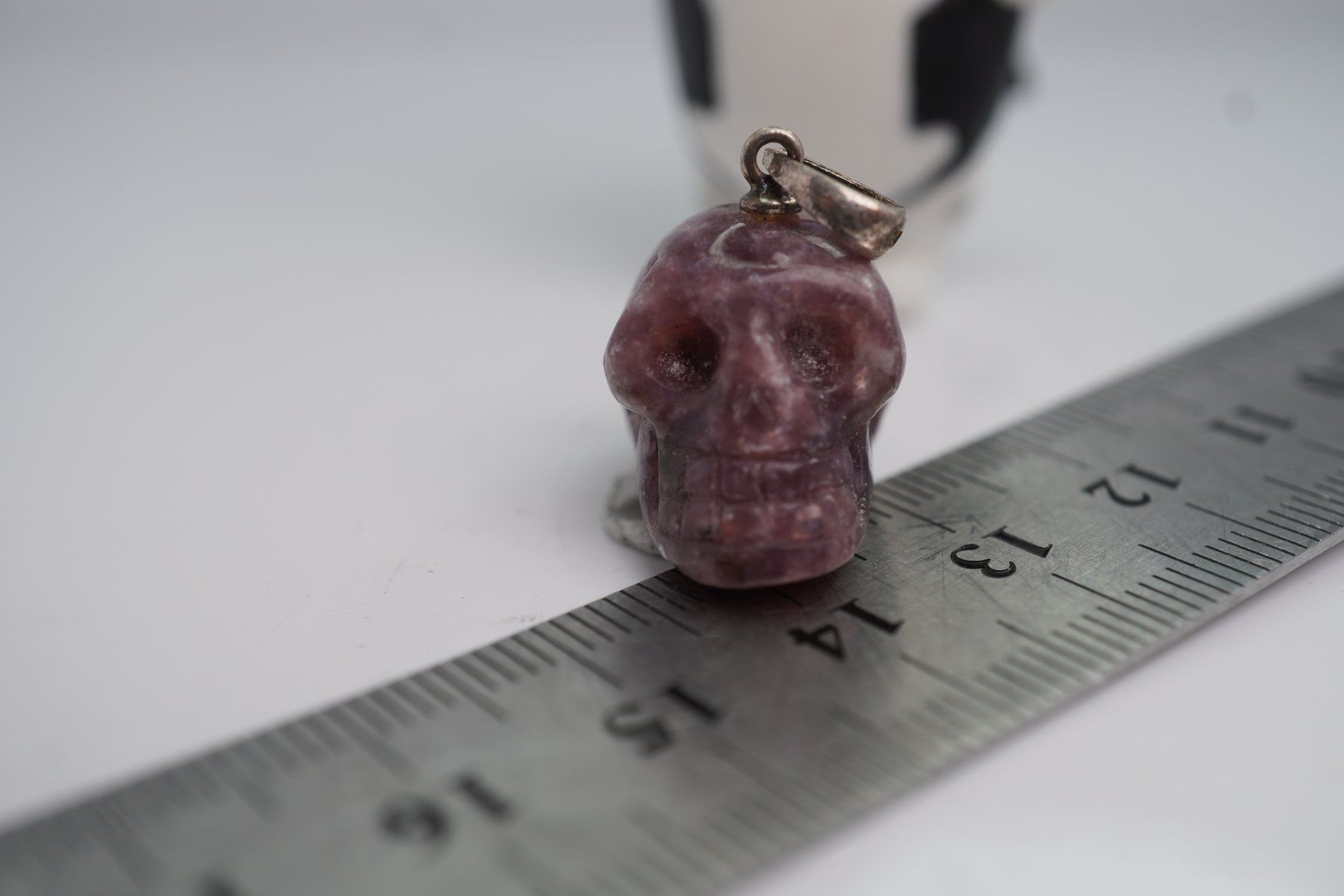 Minerali & Pietre curative: Lepidolith    Skull Anhänger         ab 1.-  Auktion – Nuovo e nell'imballaggio originale da Eschenbach SG venduto da topstone 2