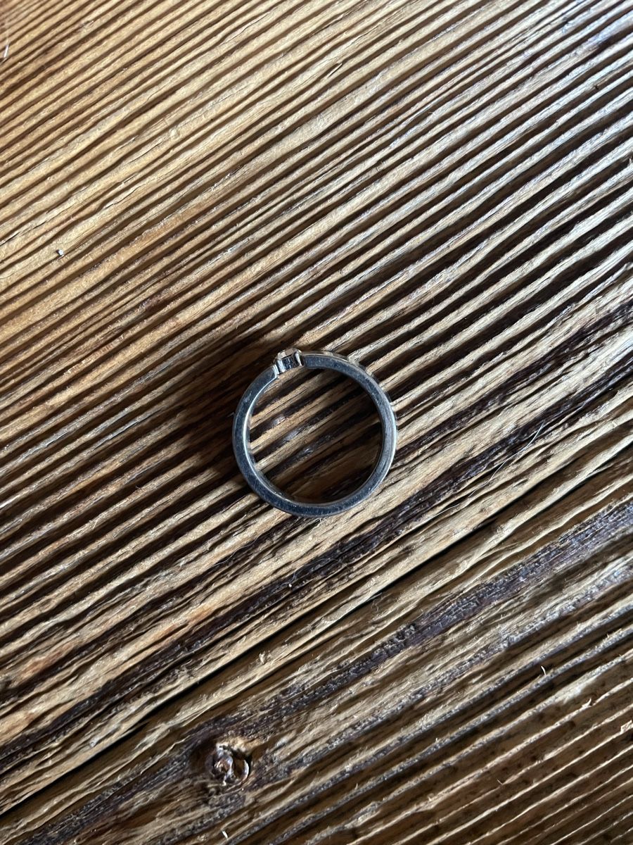 Anelli: Eleganter Solitär Ring Silberfarben mit Zirkonia – Usato da Heitenried venduto da Steffundsasch