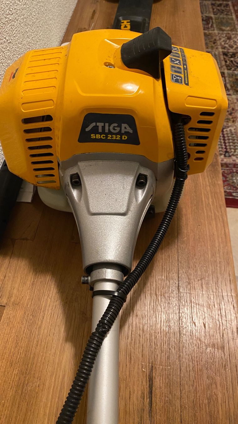 Stiga Alle Maschinen: Rasentrimmer / Freischneider Stiga SBC232D – Gebraucht aus Winkel von  4