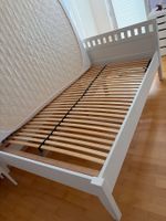 Einzelbett Holz weiss mit Lattenrost gebraucht 140
