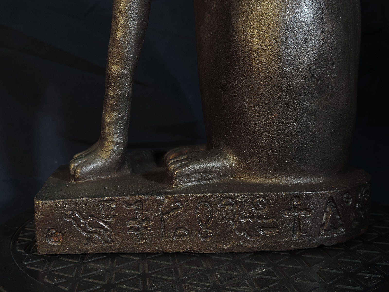 Statuette: Alte Ägyptische Katzen Statue, Eisen Figur – Usato da Duggingen venduto da roterbambus 6