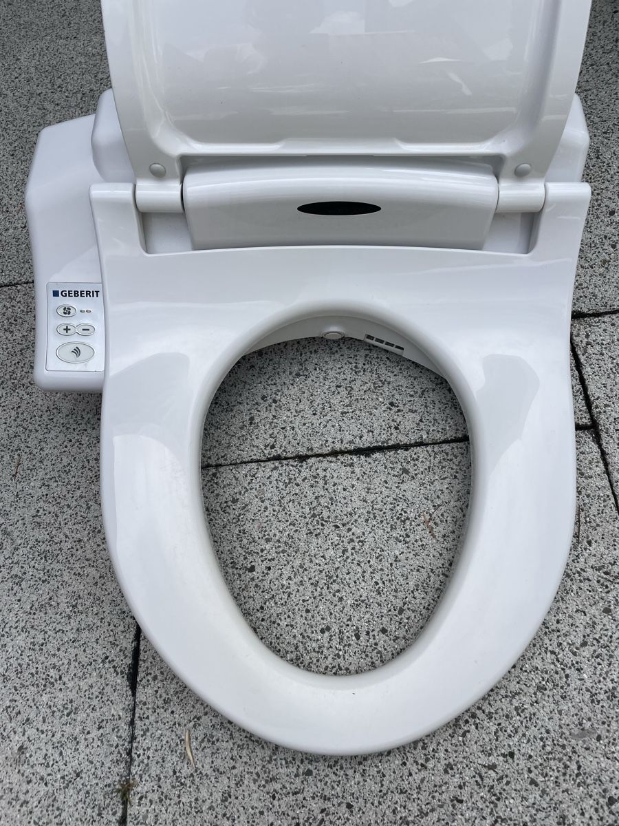 Geberit WC: Geberit Balena 6000 Dusch-WC Sitz weiss gebraucht – Usato da Auswil venduto da surica 1