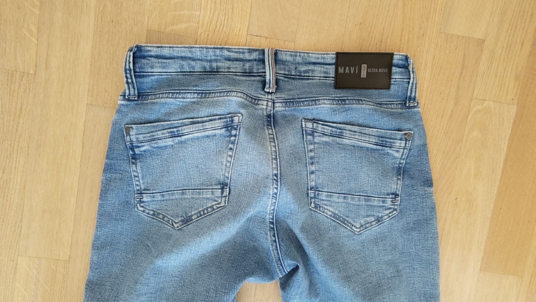 Mavi Jeans: Mavi Marcus Ultra Move Jeans, Slim Straight Leg – Nuovo (secondo la descrizione) da Meggen venduto da Vitos 3