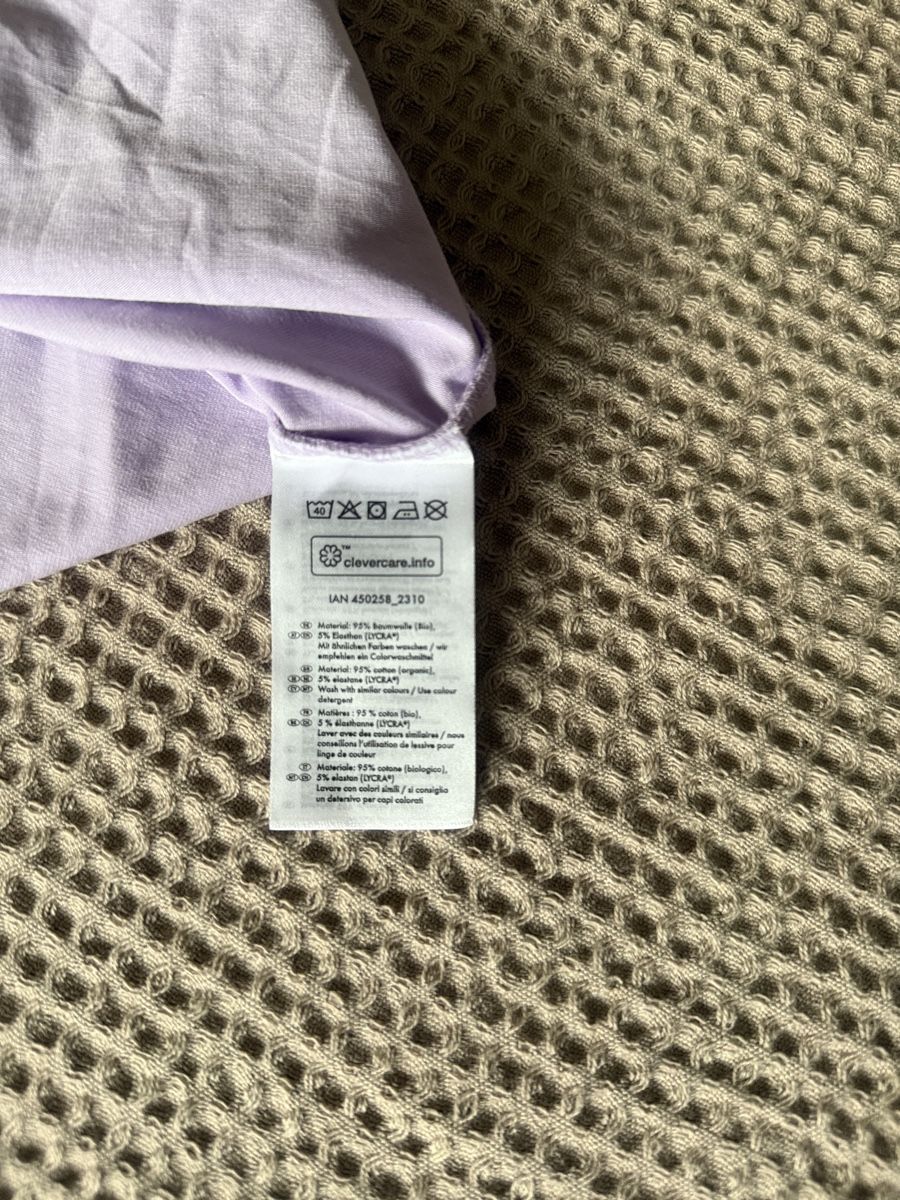 T-shirt: Neues Shirt – Nuovo (secondo la descrizione) da Altishofen venduto da UrsulaP0102 2