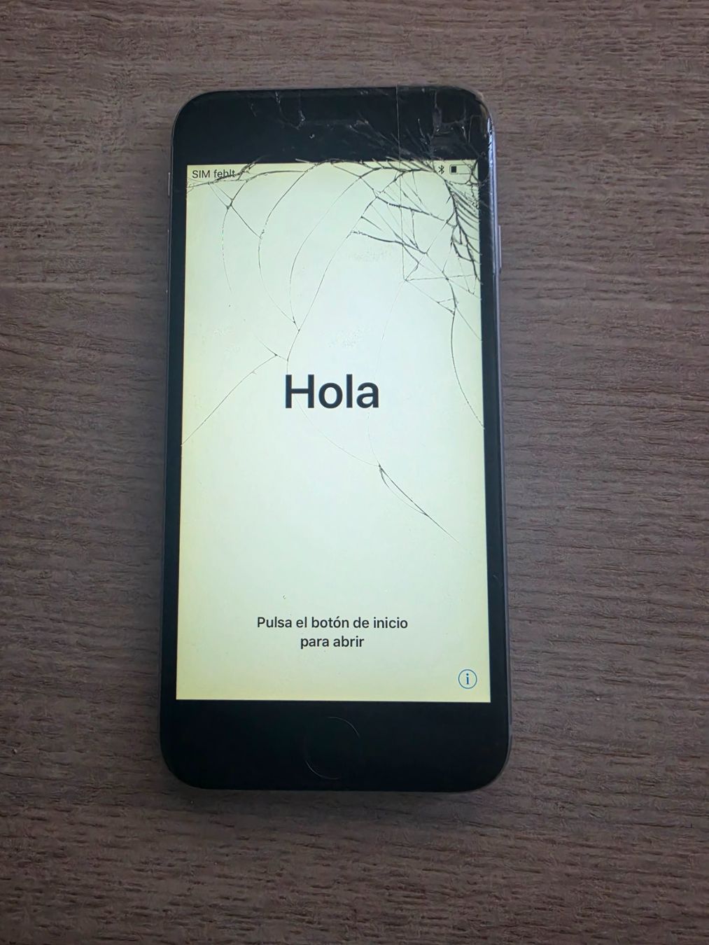 Apple Telefoni cellulari / Smartphones: Apple iphone 6 (Bildschirm defekt) – Usato da Elsau venduto da Tba