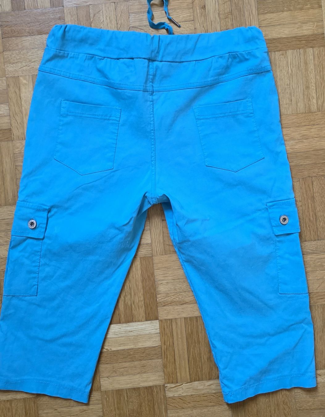 Hosen: Pantalon 3/4 /short bleu turquoise – Gebraucht aus Yverdon-les-Bains von van_dq65 1