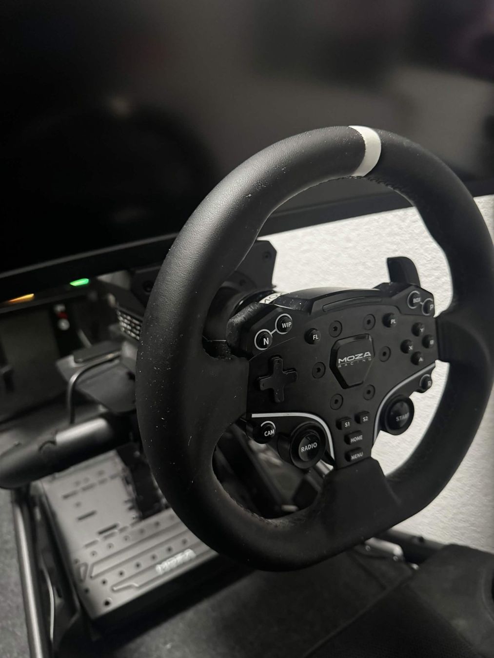 Console: Sim Racing Rig - Moza R9 - Logitech Playseat Trophy – Usato da Aarau venduto da acgz 1