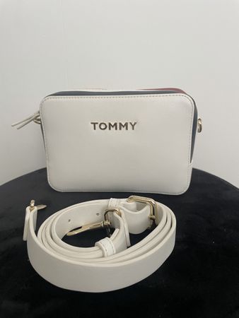 Tommy Hilfiger Umhängetasche weiss super Zustand