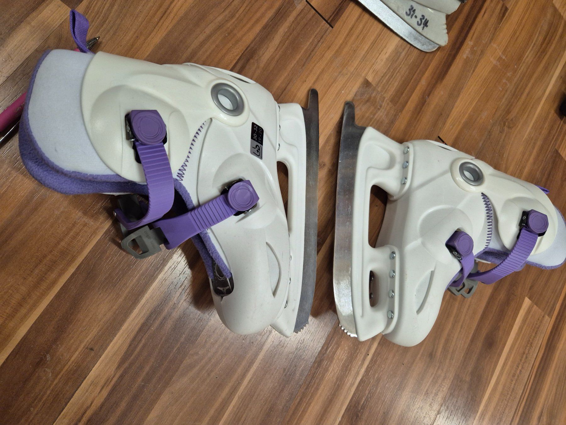 Patins à glace: Schlittschuh Oxelo 30 bis 32 B – D'occasion à Schwarzenburg par Flamingo07 1