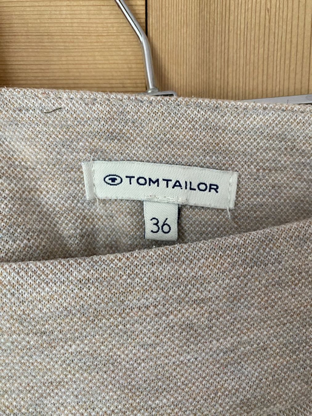 Pantaloni: Hose Damen mit Falte Grösse 36 TOM TAILOR – Usato da Balgach venduto da liv_s9xj 1