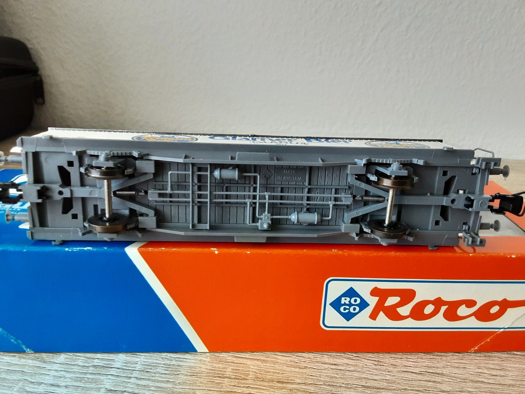 Roco Modellini di ferrovie: Roco Schiebewandwagen SBB CFF FFS Glarner Bier  m. OVP – Usato da Zürich venduto da Rbaer1 1